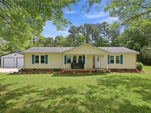 6597 Dennis Rd, Walnut Cove, NC 27052