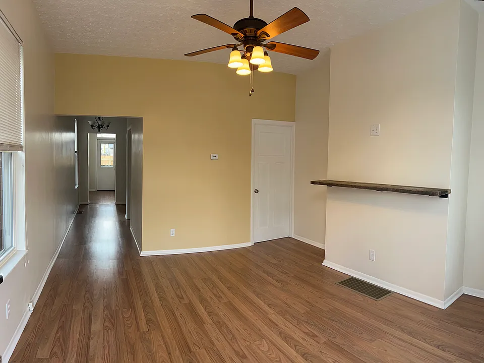 608 606/608 W State St #608