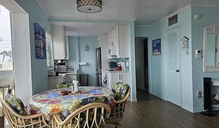 1255 Tarpon Center Dr #304 — Photo 4