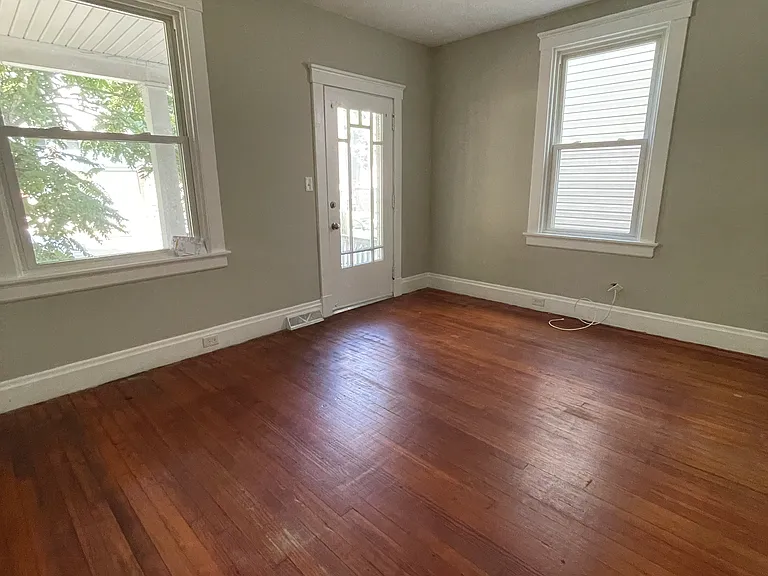 813 Terry St — Photo 10