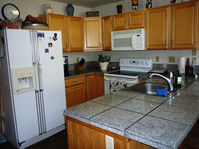 15749 Spruce St — Photo 7
