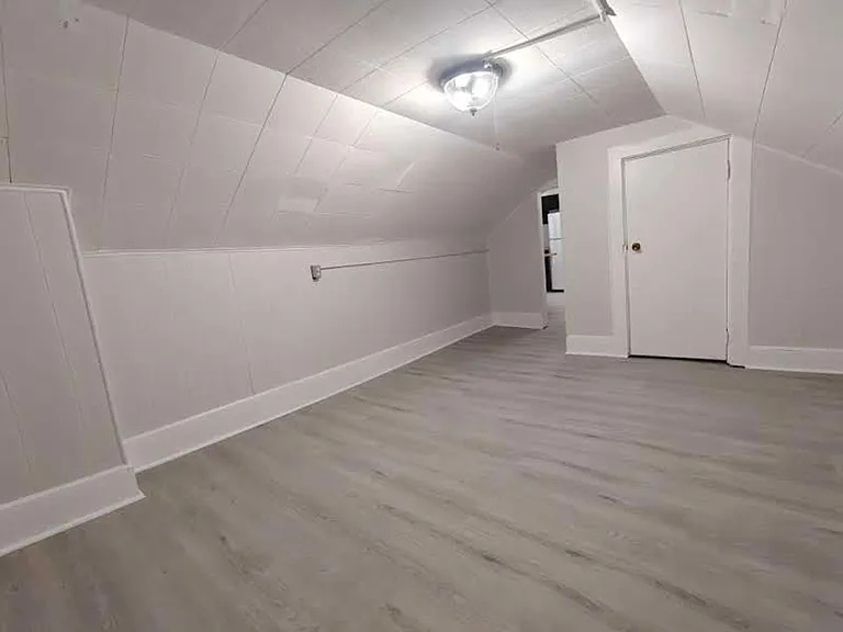 317 E Washington St #3 — Photo 9