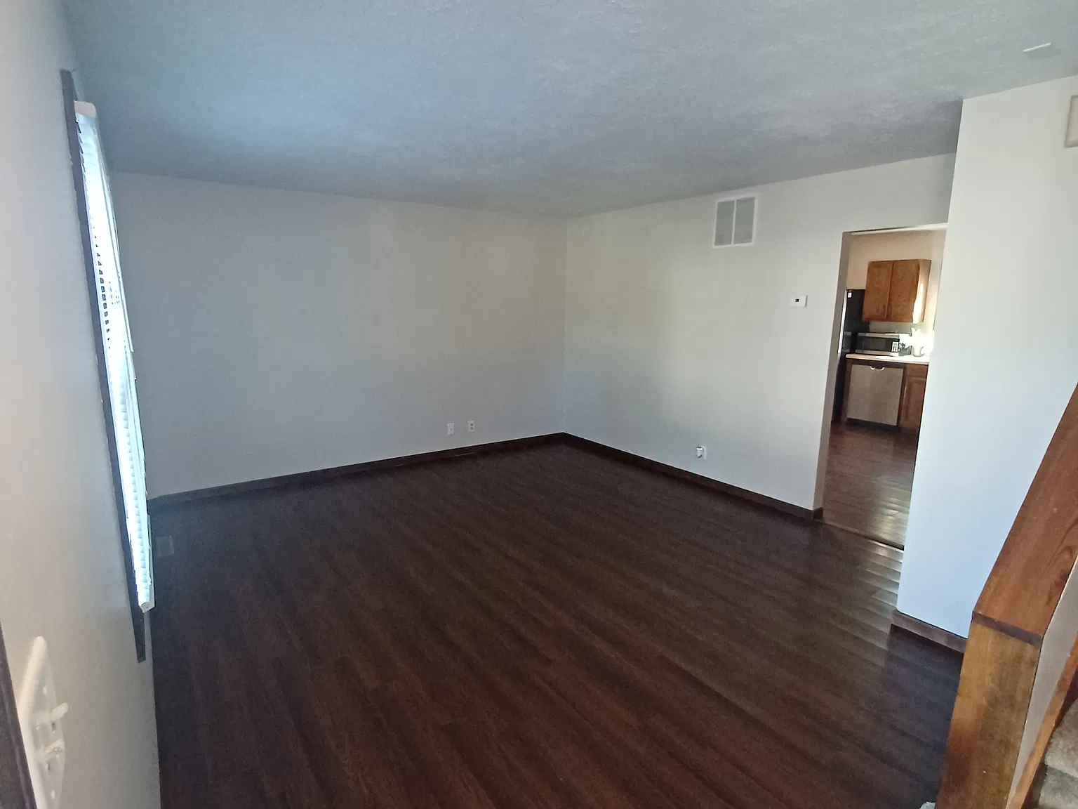 2 bed, 1.5 bath, 1500 sqft, $1,500 — Photo 3