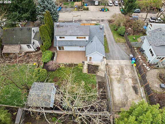 3rd image of 1831 SW Evans St