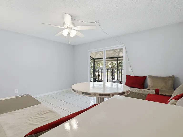 3801 N Oak Dr #A72 — Photo 16