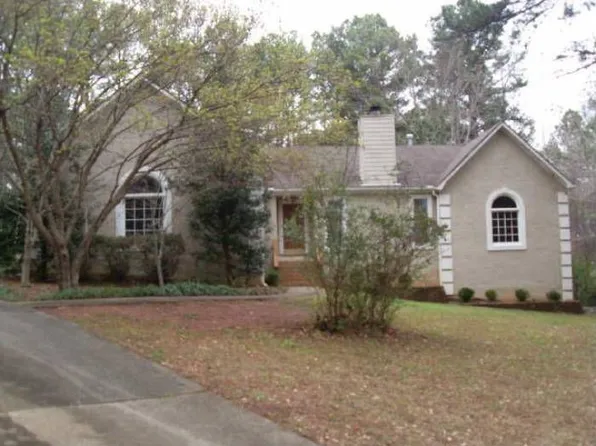 115 Forrest Lake Ct, Fayetteville, GA 30215