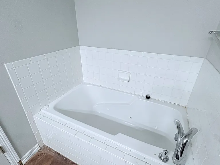 4375 E Holiday Dr — Photo 8