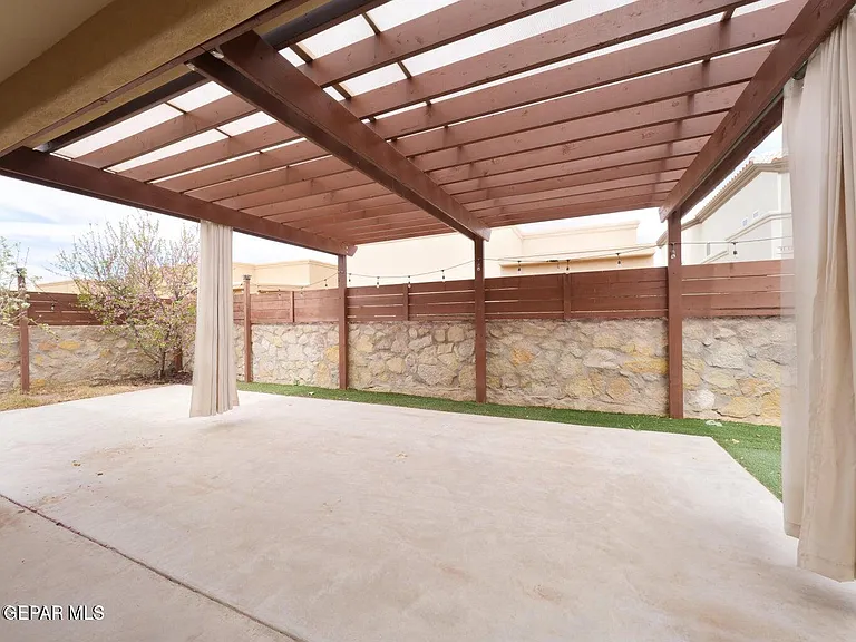 11629 Grotto Bay Ct — Photo 18