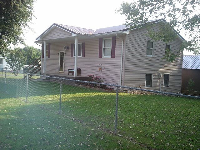 1st image of 301 Hidden Valley Dr
