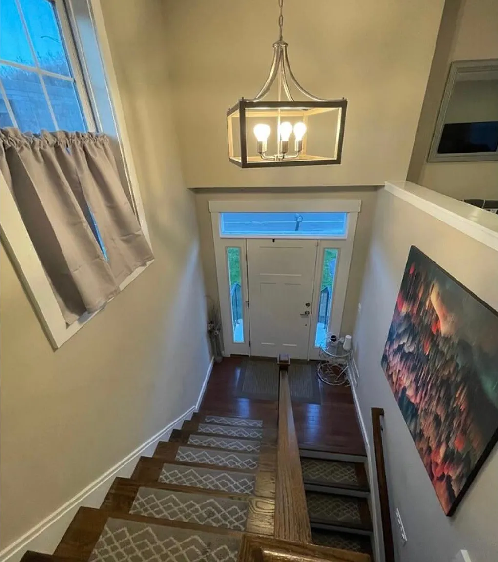 3 bed, 2110 sqft, $3,800 — Photo 3