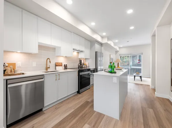728 Lea Ave #4, Coquitlam, BC V3J 4H5