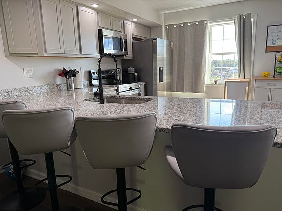 4th image of 105 Northern Heights Dr #105