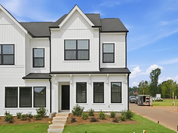 6558 Harlech St, Charlotte, NC 28269
