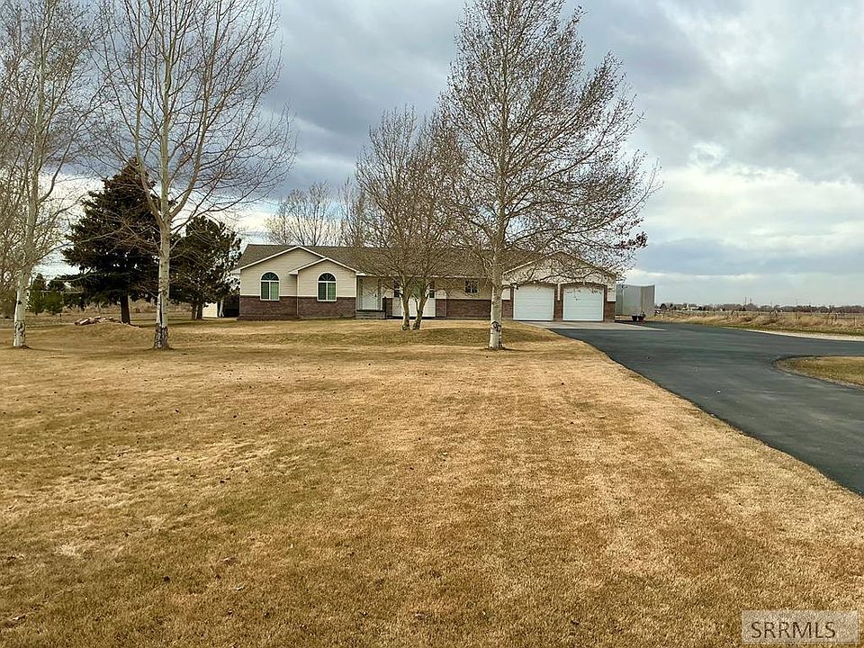 1st image of 323 N 4200 E