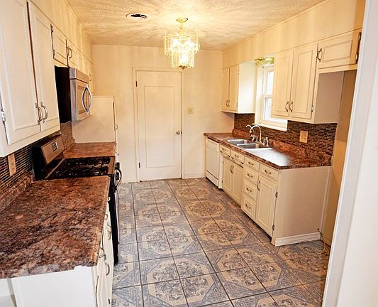 5th image of 3509 Oakwood Dr