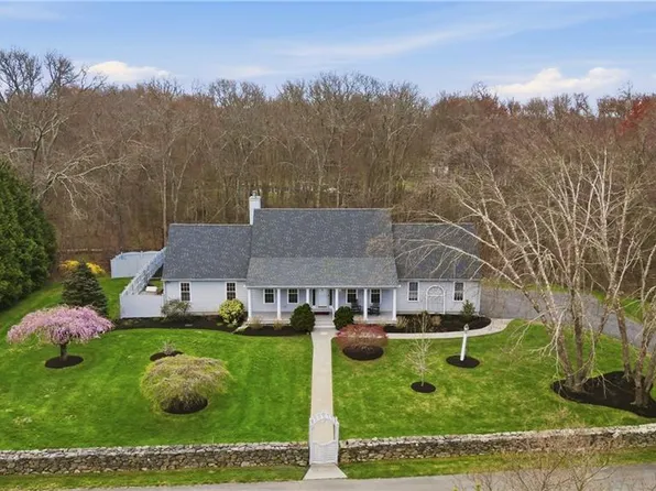 9 Austin Ln, Little Compton, RI 02837