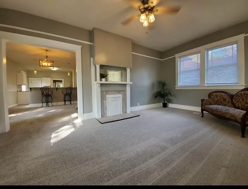 4 bed, 1816 sqft, $1,595 — Photo 2