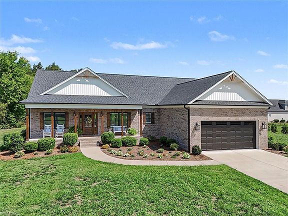 3rd image of 366 Gold Hill Rd