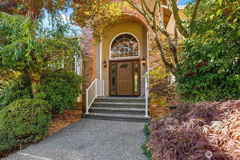 3rd image of 18404 Homeview Drive
