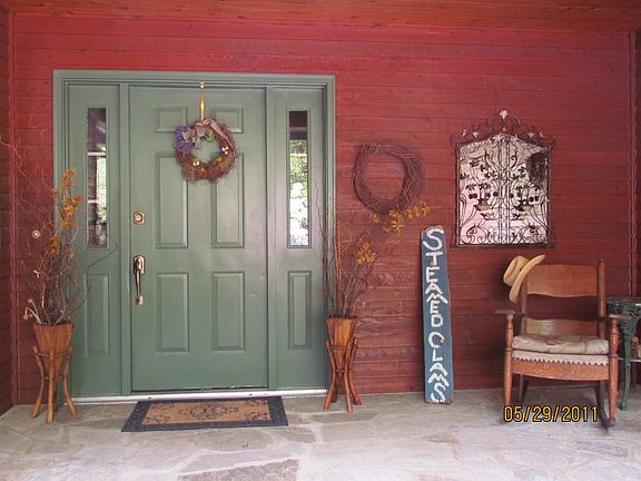 Beautiful Montana Flagstone Covered Front Porch
