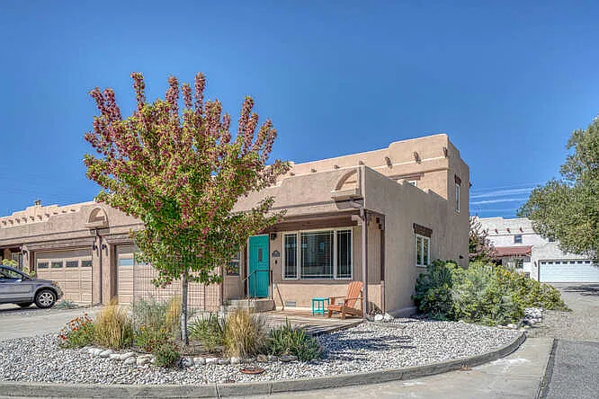 3 bed, 1400 sqft, $4,000 — Photo 1
