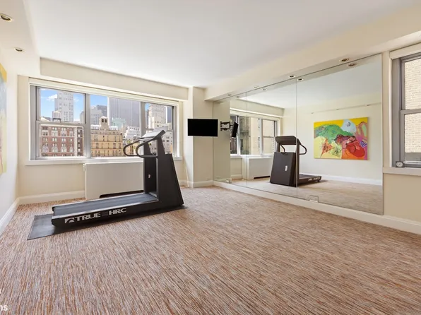 650 Park Avenue image 8 of 10