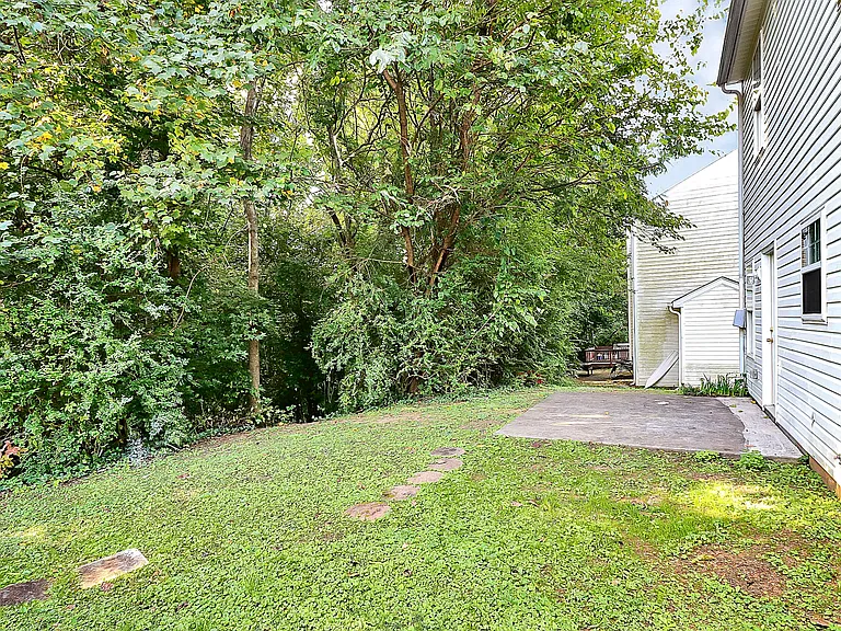 1215 McAllister Dr — Photo 30