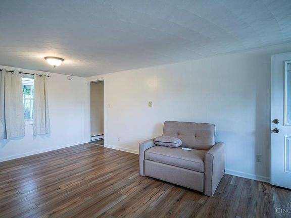 5th image of 105 Springlake Ave