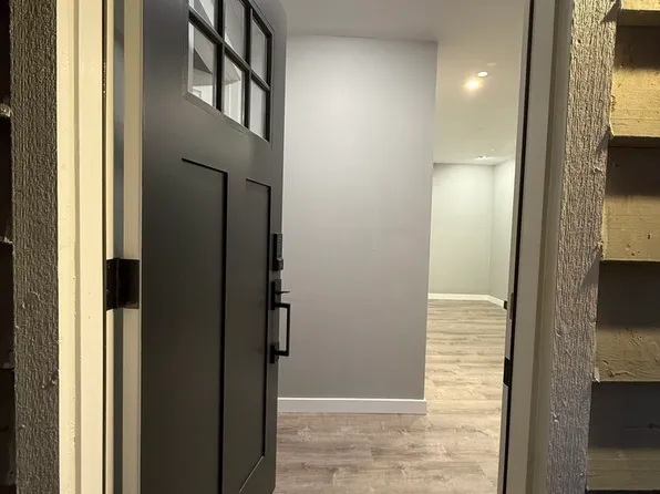 5803 116th Ave SE #1, Bellevue, WA 98006