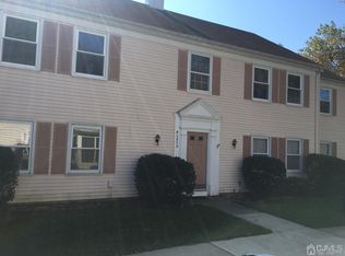 342 N Narragansett Ln, Monroe Township, NJ 08831