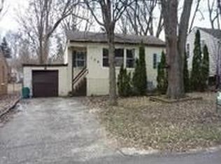 106 Hunters Path, Lake In The Hills, IL 60156