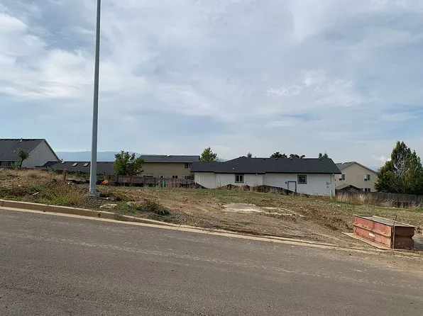 661 Boulder Loop, Creswell, OR 97426