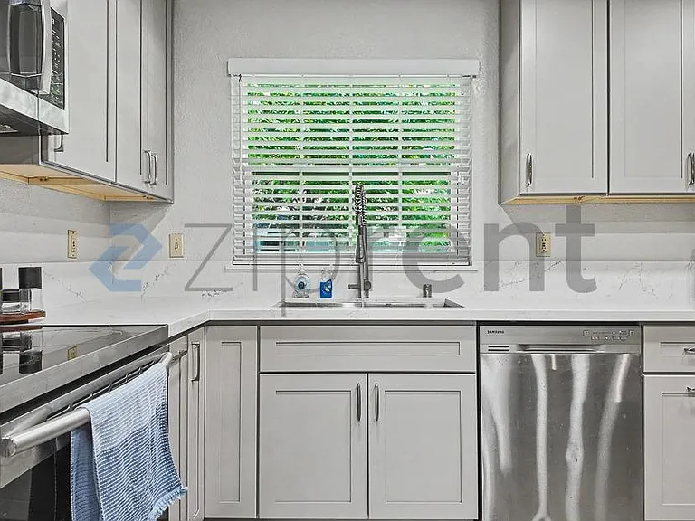 1172 Spruce Tree Cir — Photo 14