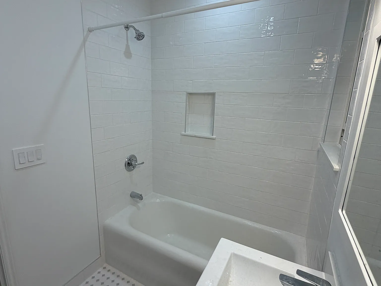 Studio, 600 sqft, $3,850 — Photo 4