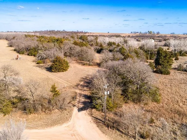S Riverside, Yale, OK 74085
