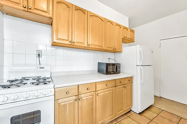 Rented by Aryeh Realty | media 25