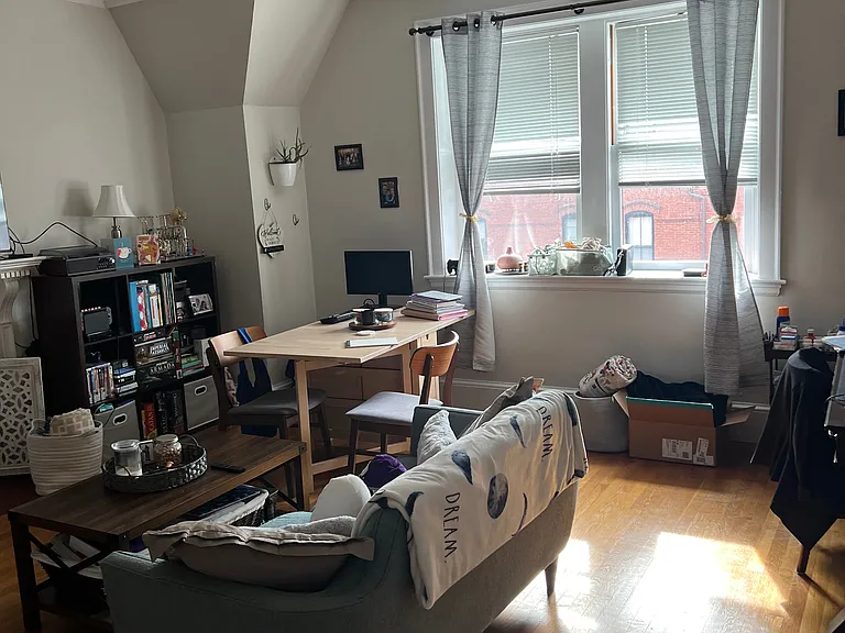 9 Fairfield St #8 — Photo 1
