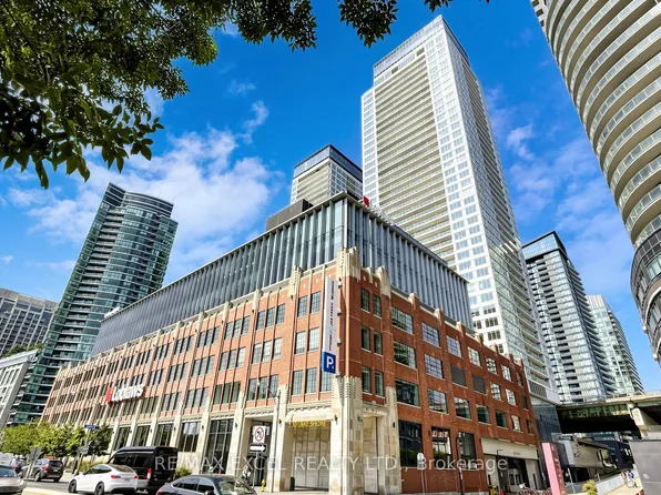 17 Bathurst St #4002, Toronto, ON M5V 0N1
