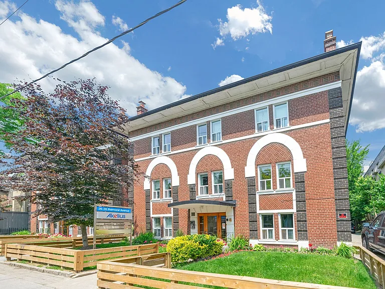 26 Balmoral Ave — Photo 10