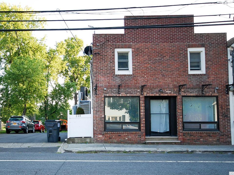 1st image of 228 Mansion St