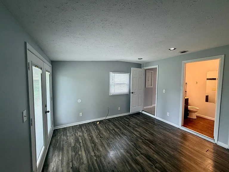 416 W Wenger Rd — Photo 13