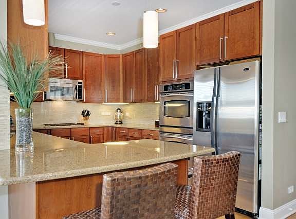 3rd image of 3332 N Ashland Ave