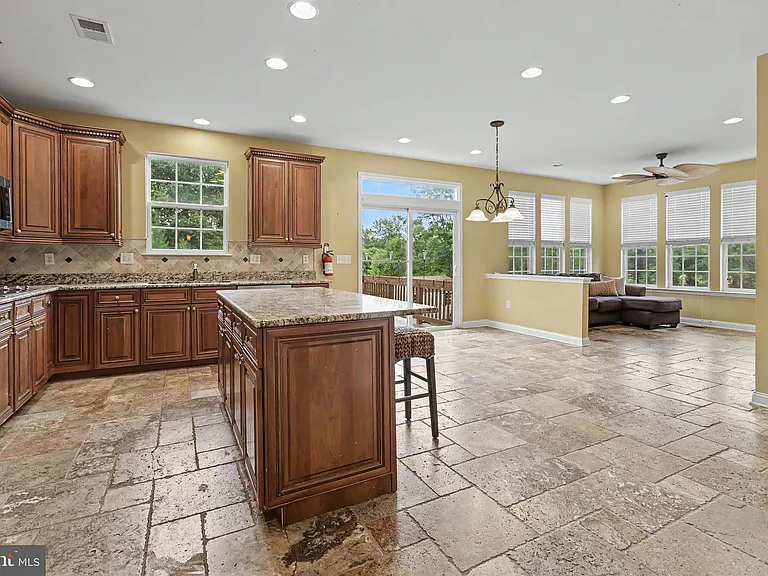 228 Leffler Cir — Photo 24