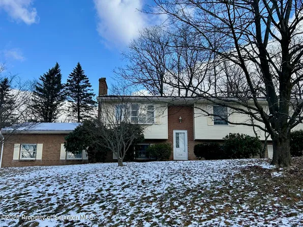 438 Dogwood Dr, Clarks Summit, PA 18411