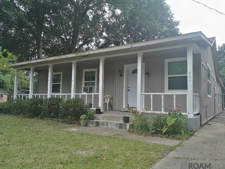 1st image of 208 Hazelnut St