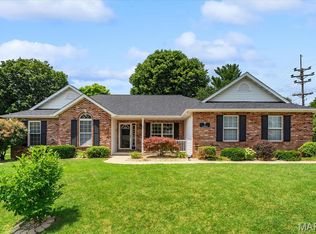 2 Grandbrook Blvd, Collinsville, IL 62234