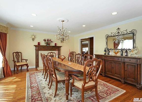 3rd image of 169 Seaman Ave