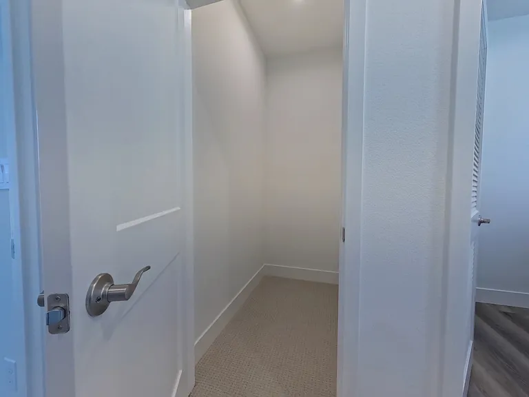 2716 Amora Cir — Photo 21