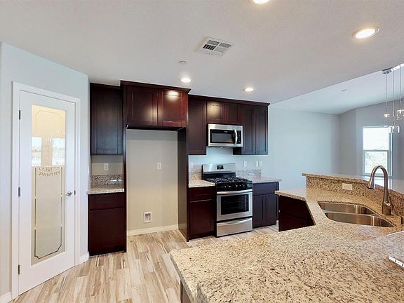 3rd image of 13901 Driftwood Dr