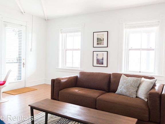 5th image of 204 N State St APT 1